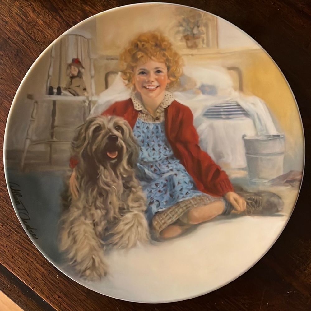 Little Orphan Annie and Sandy 1982 first issue plate William Chambers